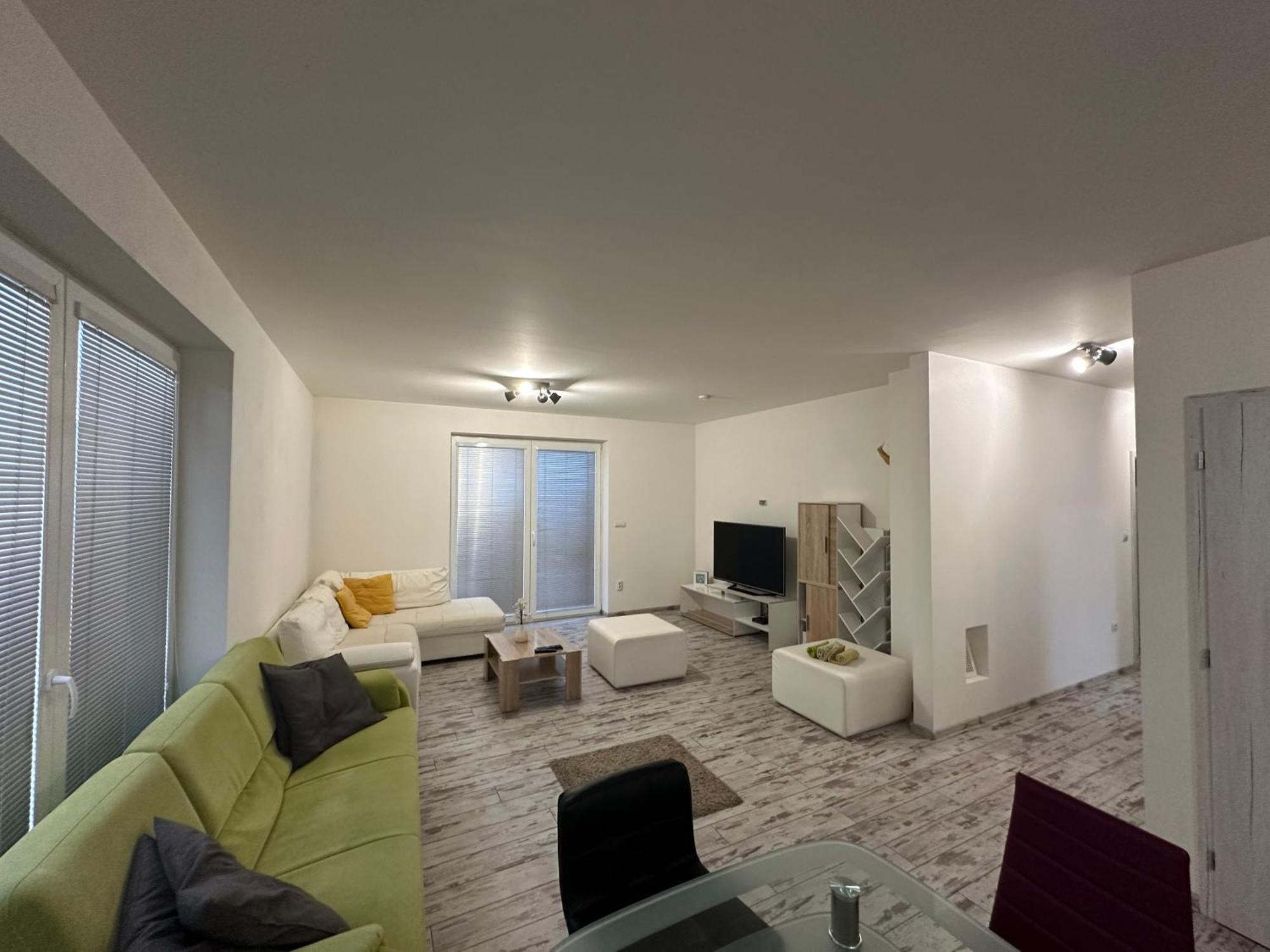 Royal House Trencin Vila Exterior foto